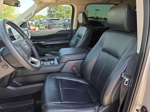 Used 2022 Ford Expedition XLT AWD/4WD image 16
