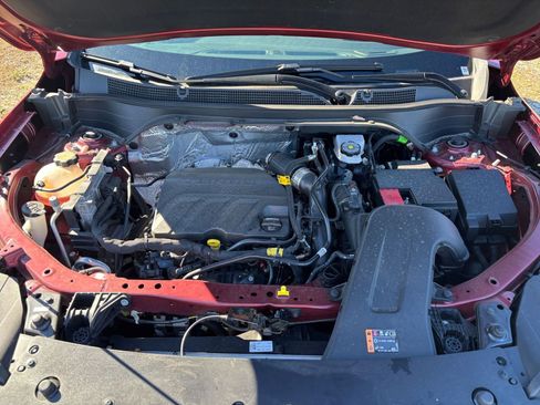 Used 2025 Chevrolet Trax LT image 32