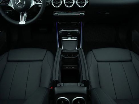 Used 2026 Mercedes-Benz GLA 250 4MATIC image 30