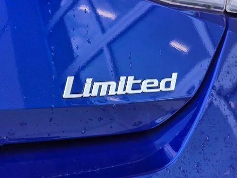 Certified 2025 Hyundai Elantra Limited image 12