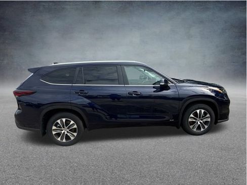 Used 2026 Toyota Highlander XLE AWD/4WD image 13