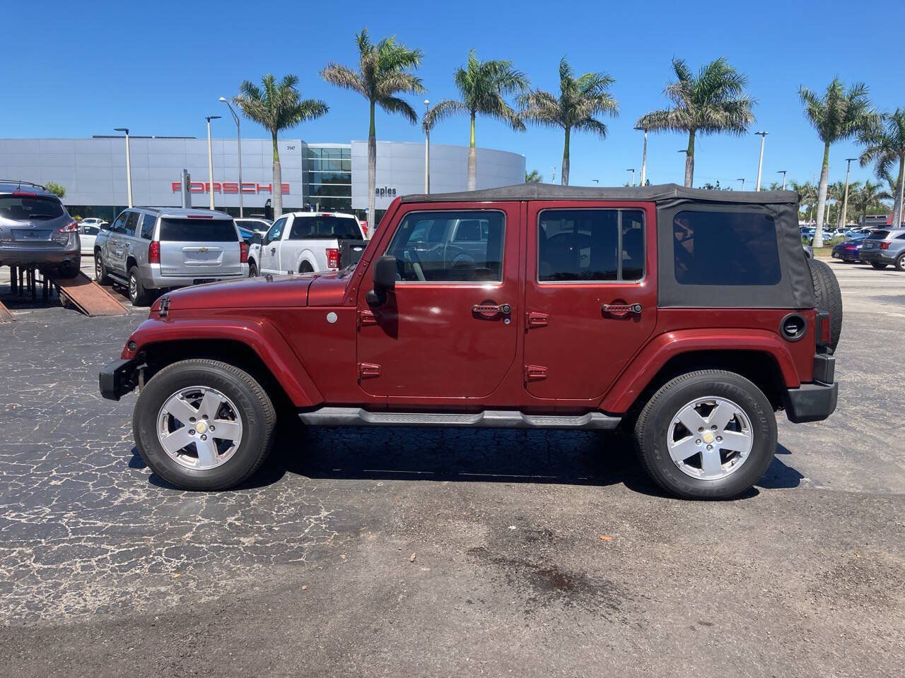 Used 2007 Jeep Wrangler Unlimited Sahara w/ Trailer Tow Group AWD/4WD image 1