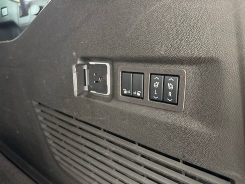 Certified 2024 Chevrolet Suburban Z71 w/ Z71 Off-Road Package image 40