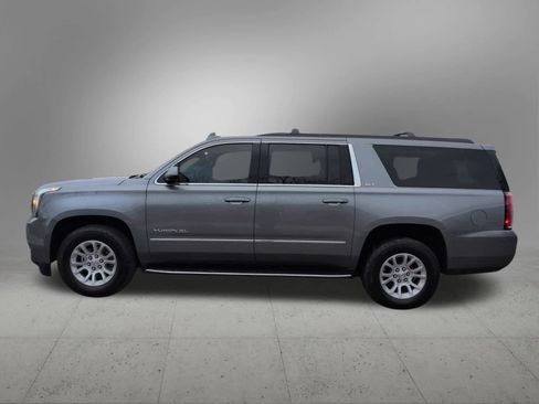 Used 2019 GMC Yukon XL SLT w/ HD Trailering Package image 3