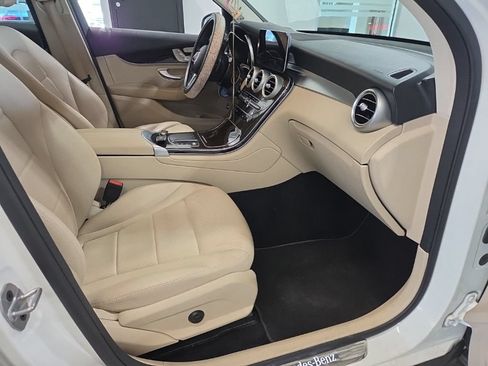 Used 2022 Mercedes-Benz GLC 300 image 12