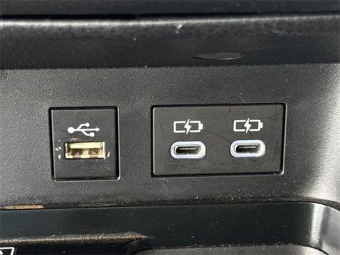 Used 2025 Toyota Camry SE image 23