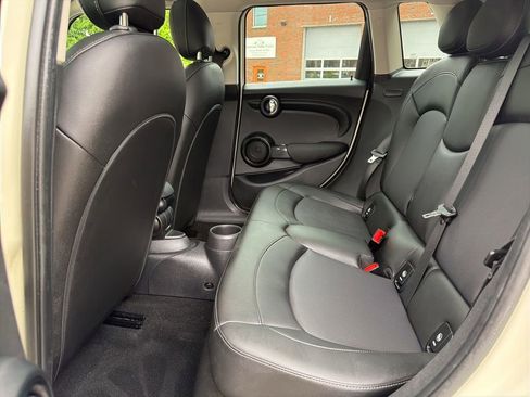 Used 2020 MINI Cooper 4-Door Hardtop w/ Storage Package FWD image 27