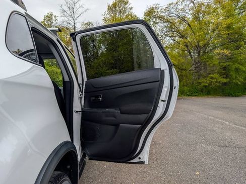 Used 2017 Mitsubishi Outlander Sport ES FWD image 12