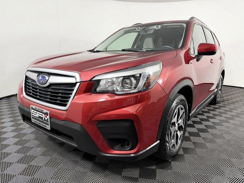 Used 2020 Subaru Forester Premium AWD/4WD image 3