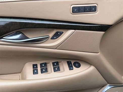 Used 2019 Cadillac Escalade ESV Platinum image 24