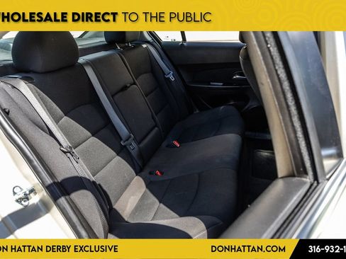 Used 2016 Chevrolet Cruze LT FWD image 18