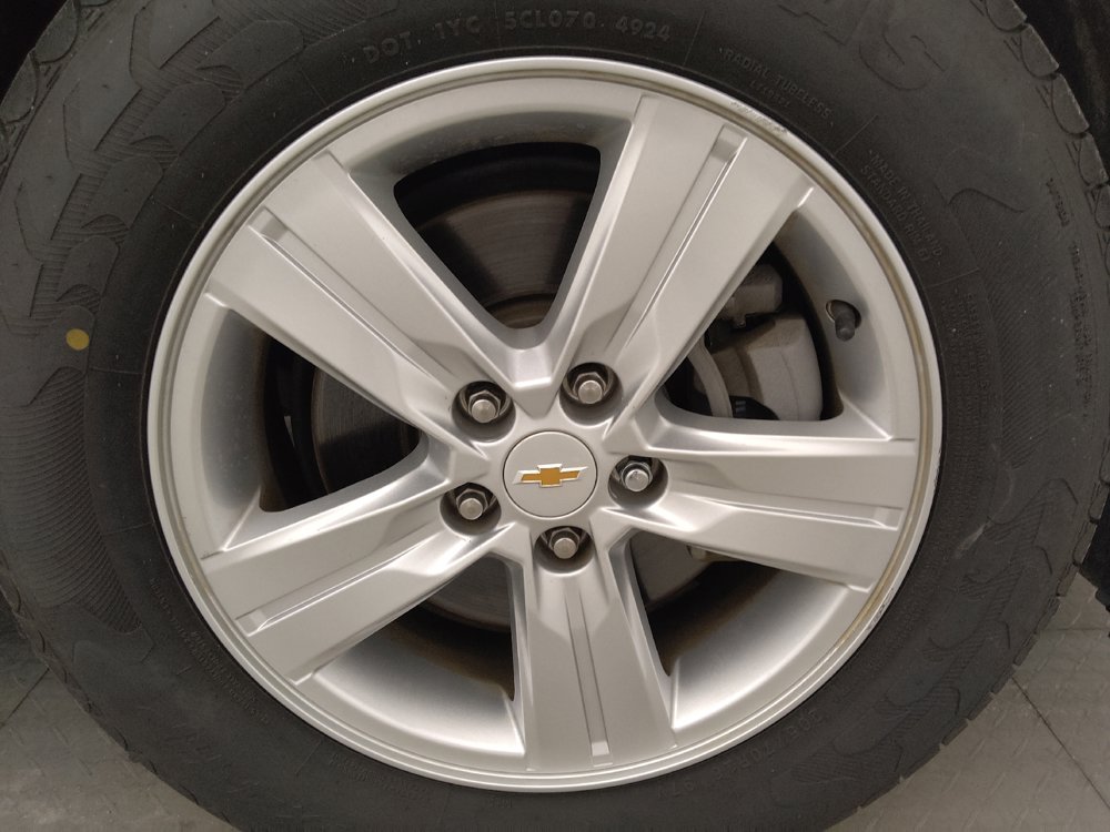 Used 2020 Chevrolet Trax LT w/ Sun & Sound Package FWD image 31