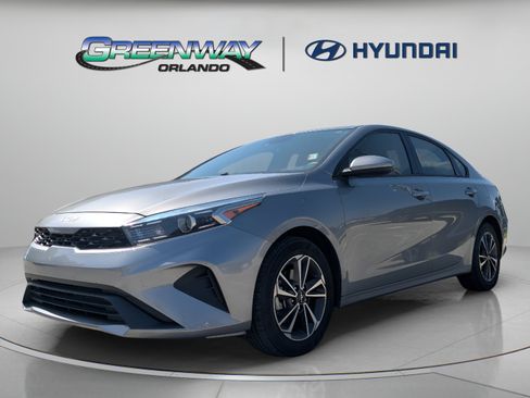 Used 2023 Kia Forte LXS FWD image 4