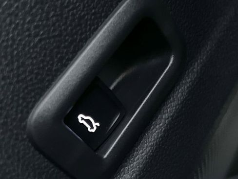 New 2026 Volkswagen Tiguan SE R-Line image 33