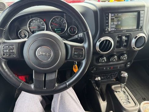 Used 2013 Jeep Wrangler Unlimited Sahara w/ Mopar Chrome Edition Group AWD/4WD image 10