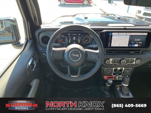 New 2025 Jeep Gladiator Mojave image 12