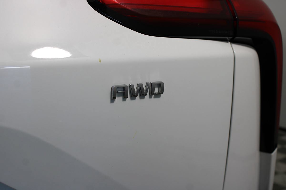 Used 2024 Chevrolet Blazer EV LT AWD/4WD image 30