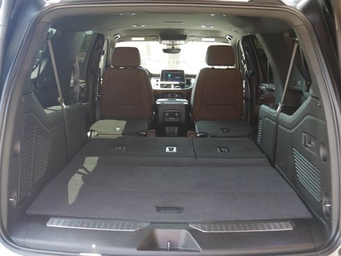 Used 2023 Chevrolet Suburban High Country w/ Max Trailering Package AWD/4WD image 27