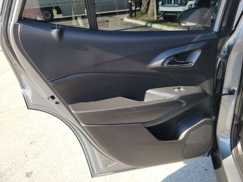 Used 2025 Chevrolet Trax LT w/ Driver Confidence Package image 24