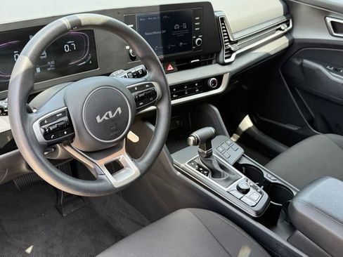 Used 2024 Kia Sportage LX AWD/4WD image 9