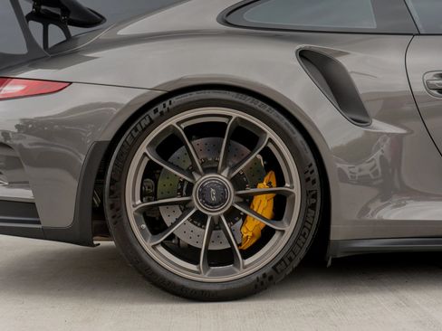 Used 2016 Porsche 911 GT3 RS RWD image 32