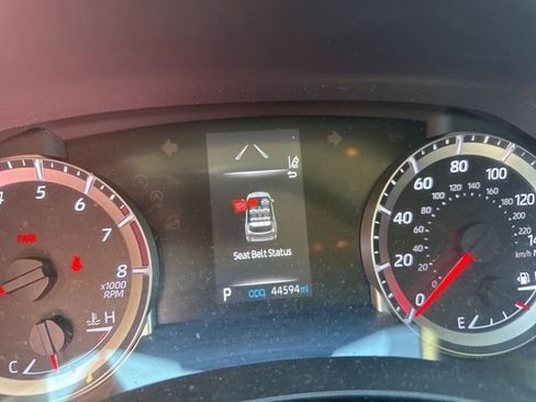 Used 2022 Toyota Highlander L image 29