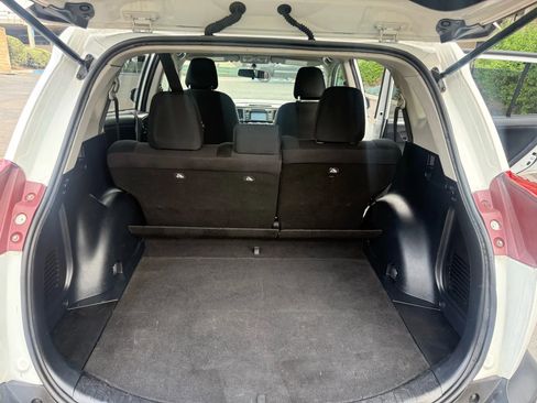 Used 2014 Toyota RAV4 LE image 15