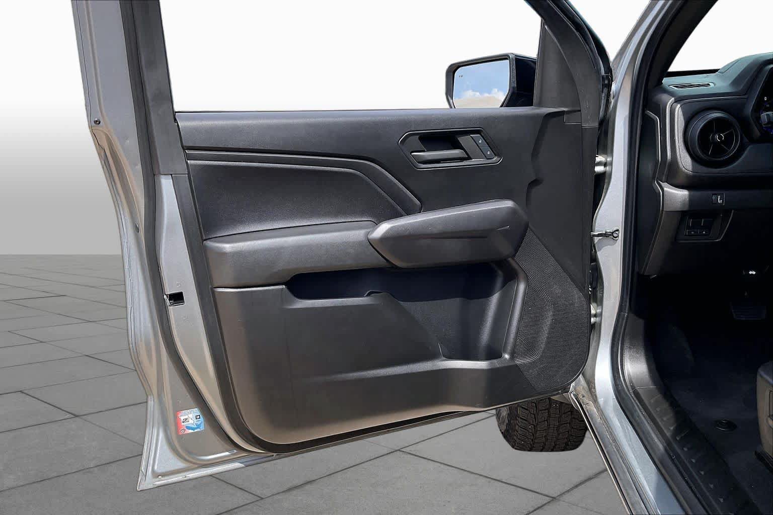 Used 2024 Chevrolet Colorado Trail Boss w/ Advanced Trailering Package AWD/4WD image 21