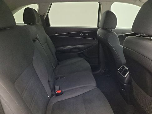 Used 2019 Kia Sorento L FWD image 19