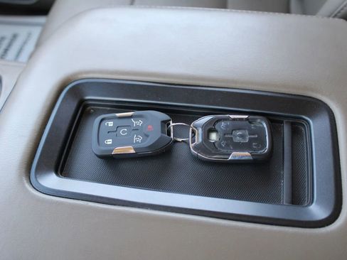 Used 2015 GMC Yukon SLT image 29