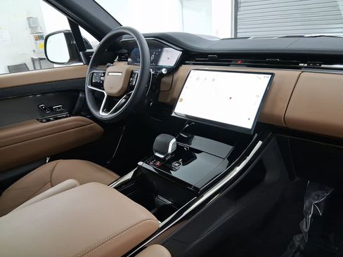 New 2026 Land Rover Range Rover Sport SE image 21