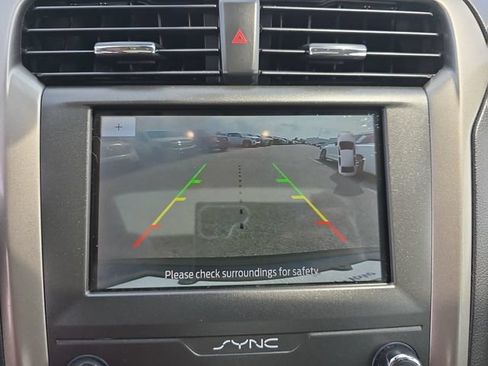Used 2020 Ford Fusion SE FWD image 15