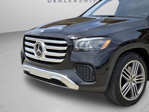 Certified 2025 Mercedes-Benz GLS 450 4MATIC image 36