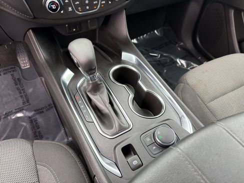 Used 2023 Chevrolet Traverse LT FWD image 23