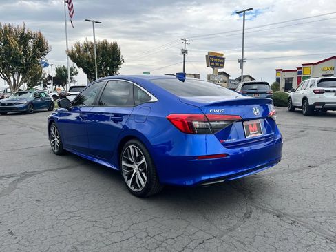 Used 2024 Honda Civic Touring image 5