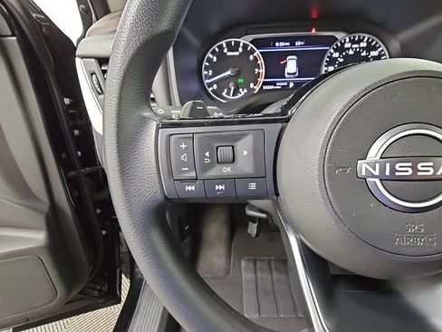 Used 2023 Nissan Rogue SV image 23