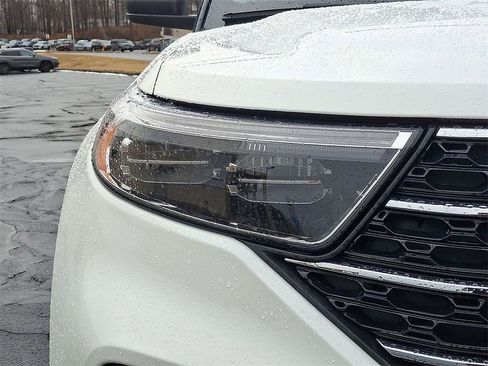Used 2023 Ford Explorer XLT w/ Equipment Group 202A image 28