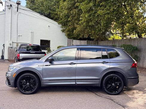 Used 2022 Volkswagen Tiguan SE R-Line AWD/4WD image 3
