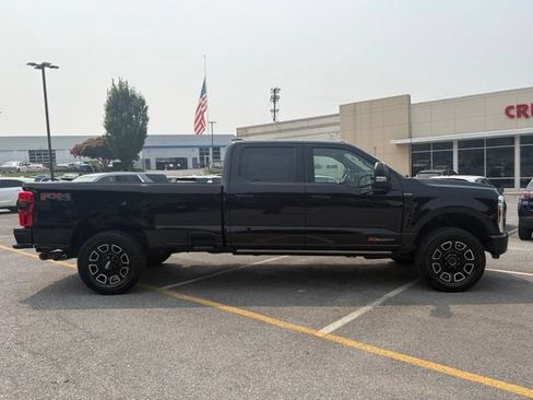 Used 2025 Ford F350 Platinum w/ FX4 Off-Road Package AWD/4WD image 9