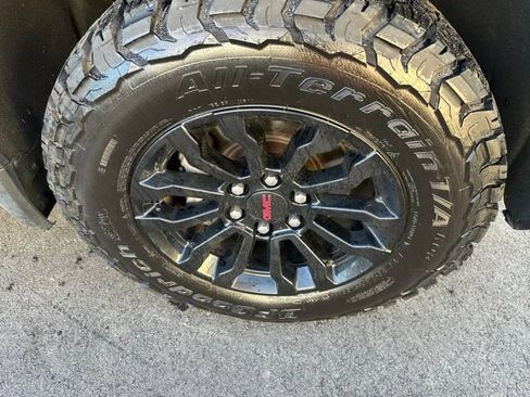 Used 2022 GMC Sierra 1500 AT4X AWD/4WD image 9