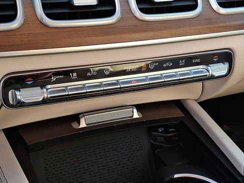 Used 2021 Mercedes-Benz GLS 450 4MATIC image 20