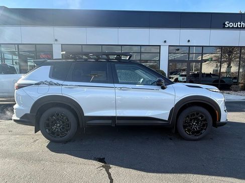 New 2026 Mitsubishi Outlander Trail Edition image 8