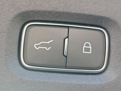 Certified 2025 Lincoln Navigator Black Label AWD/4WD image 12