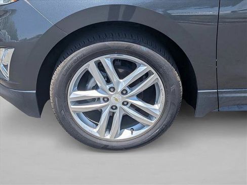 Used 2018 Chevrolet Equinox Premier FWD image 14