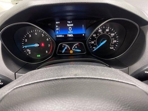 Used 2018 Ford Focus SE FWD image 23