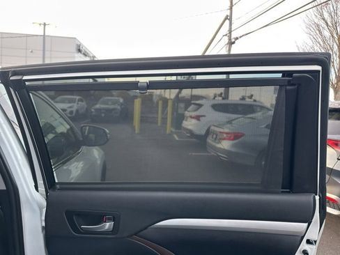 Used 2019 Toyota Highlander XLE image 44