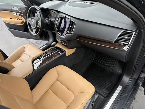 Used 2017 Volvo XC90 T6 Momentum w/ Vision Package AWD/4WD image 34