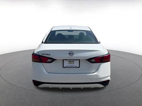 Used 2025 Nissan Altima 2.5 SV FWD image 12