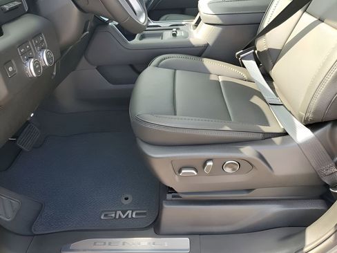 New 2026 GMC Sierra 2500 Denali w/ Denali Reserve Package image 39