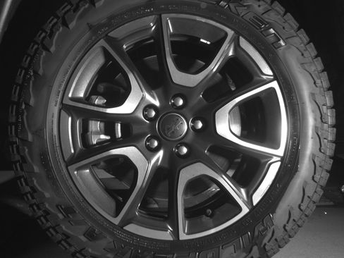 Used 2025 Jeep Compass Trailhawk AWD/4WD image 12